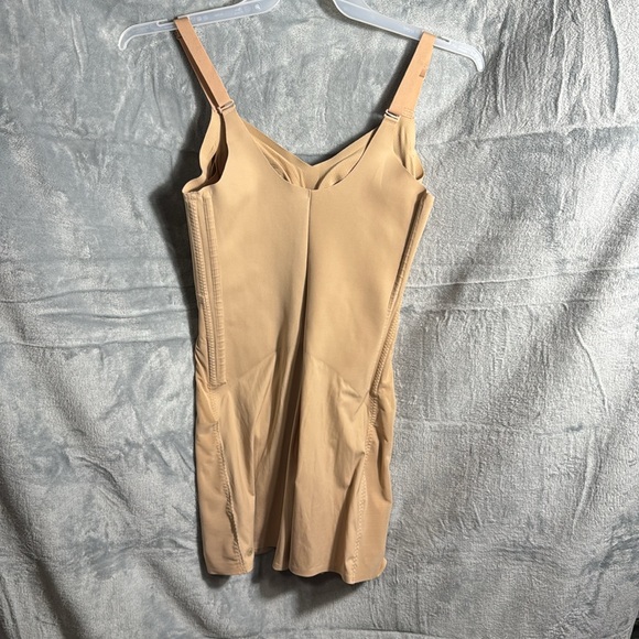 Honeylove Tan Shapewear Bodysuit with Built-in Support - Picture 8 of 13